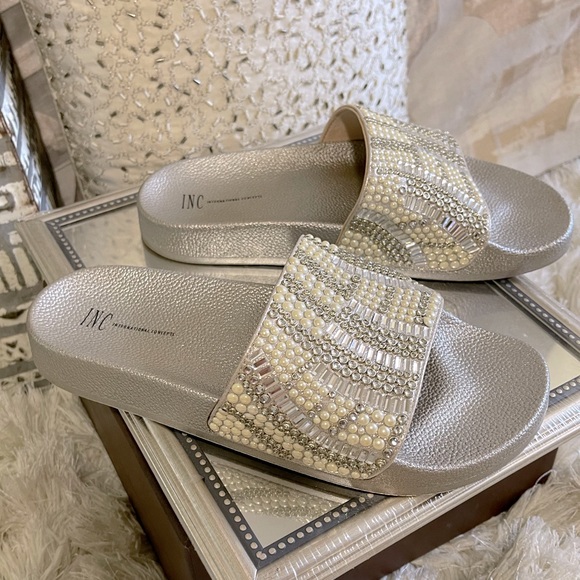 INC Concepts Metallic Slides - Picture 3 of 10